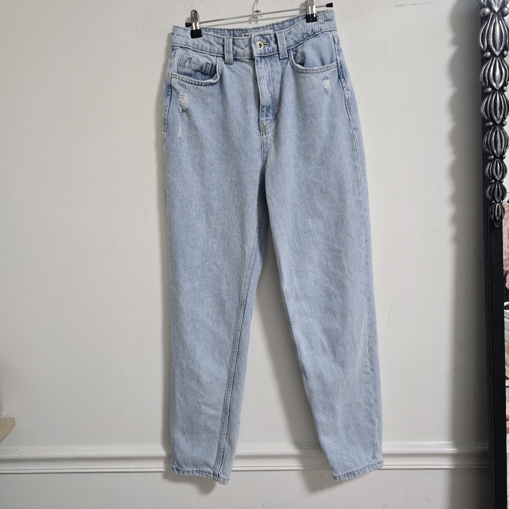Zara high rise mom straight leg jeans size 2 - Picture 5 of 8